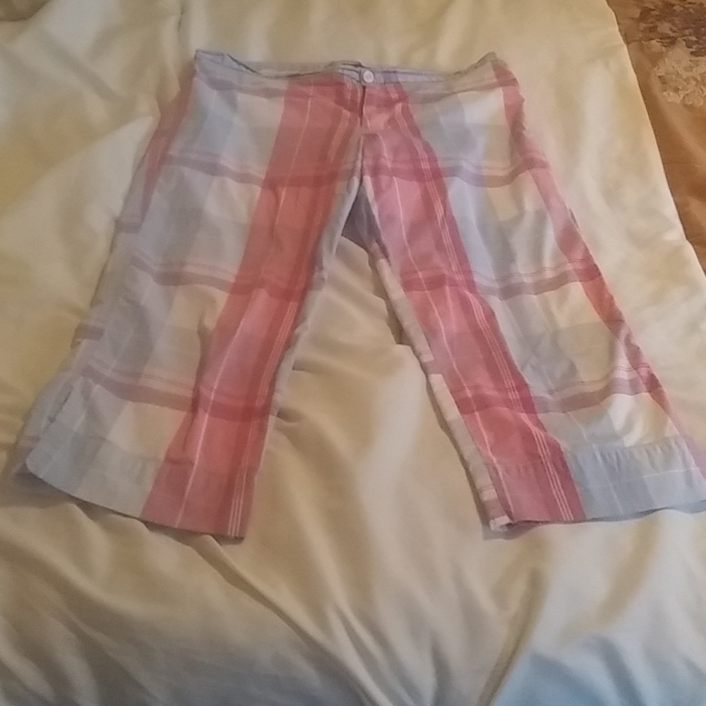 Abercrombie & Fitch plaid capris